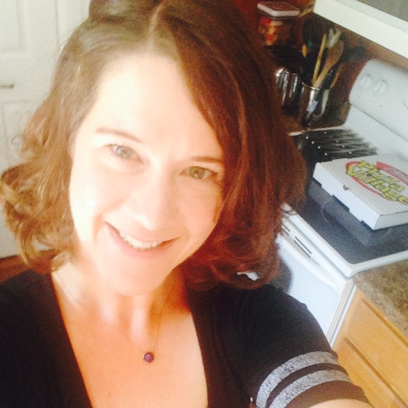 Meet your Posh Ambassador, Hallie - Picture 2 of 6